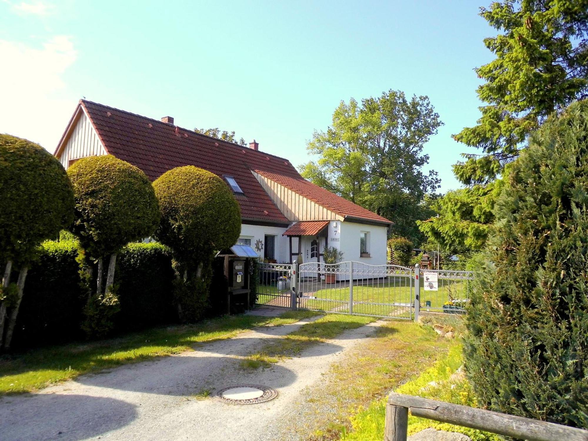 Bungalow Und Ferienwohnung Auf Ruegen Kluis Exterior foto