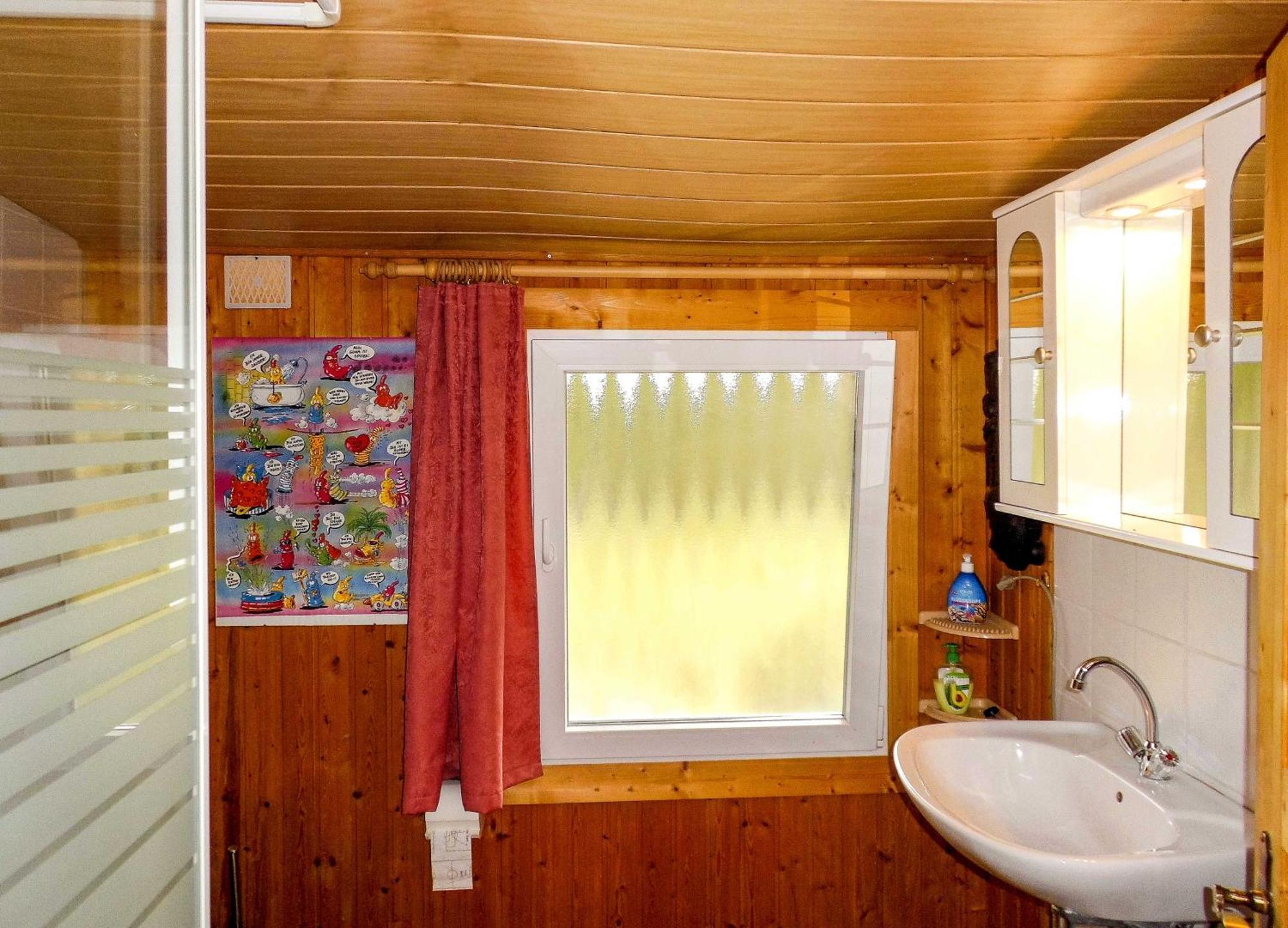 Bungalow Und Ferienwohnung Auf Ruegen Kluis Exterior foto